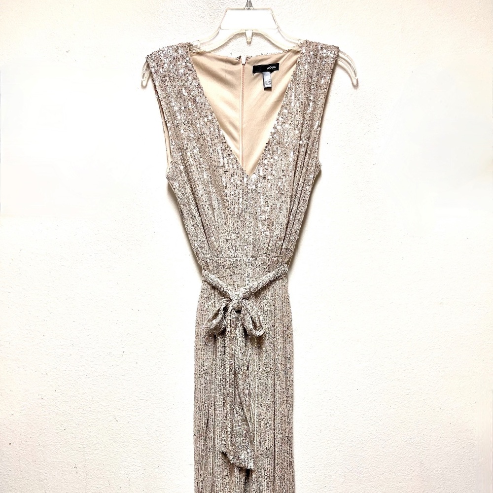 A PERFECT HOLIDAY COCKTAIL WEAR!! BEAUTIFUL AQUA SEQUENCE JUMPSUIT W/ TIE IN!